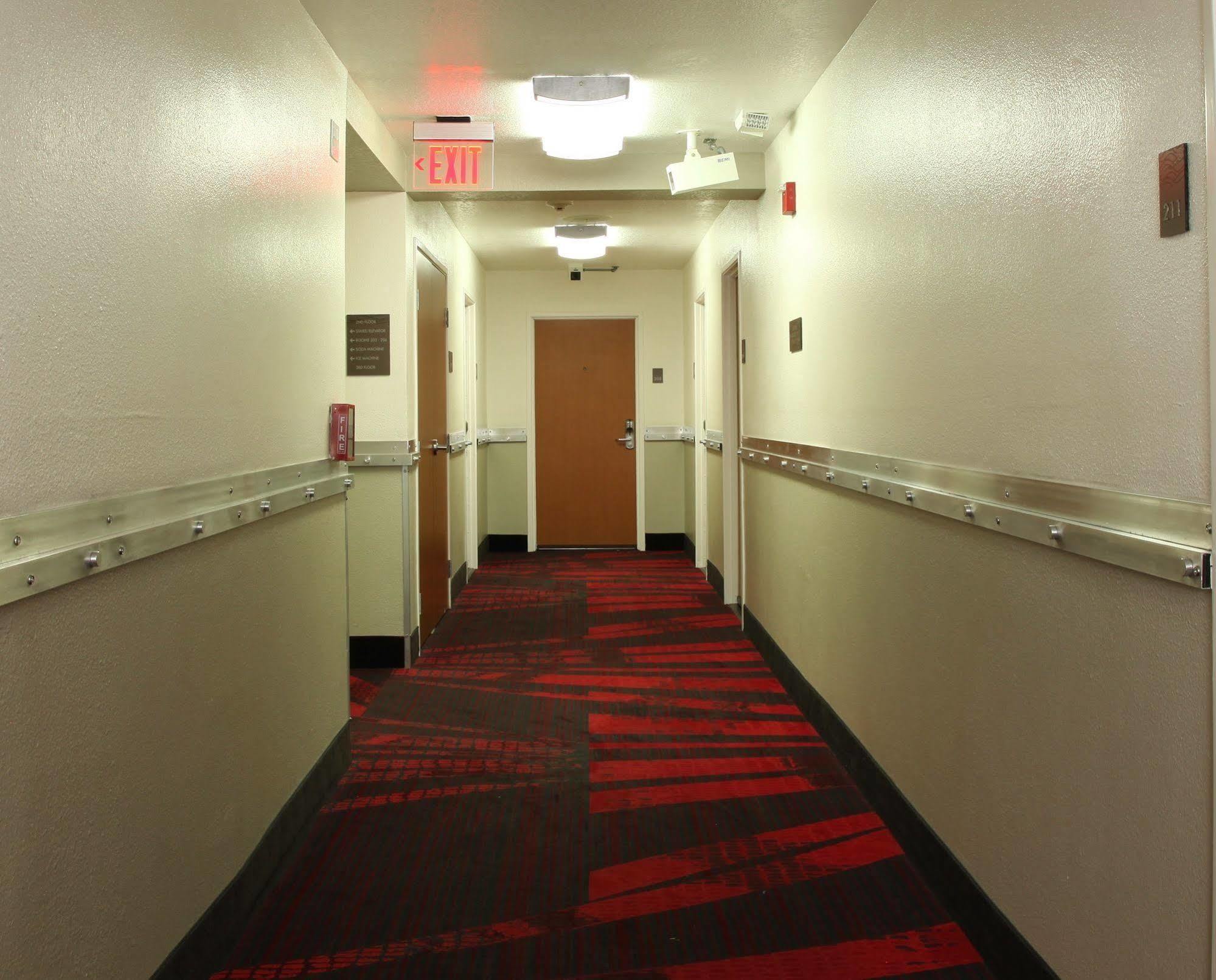 Comfort Angeles Near Hollywood Inn 3*